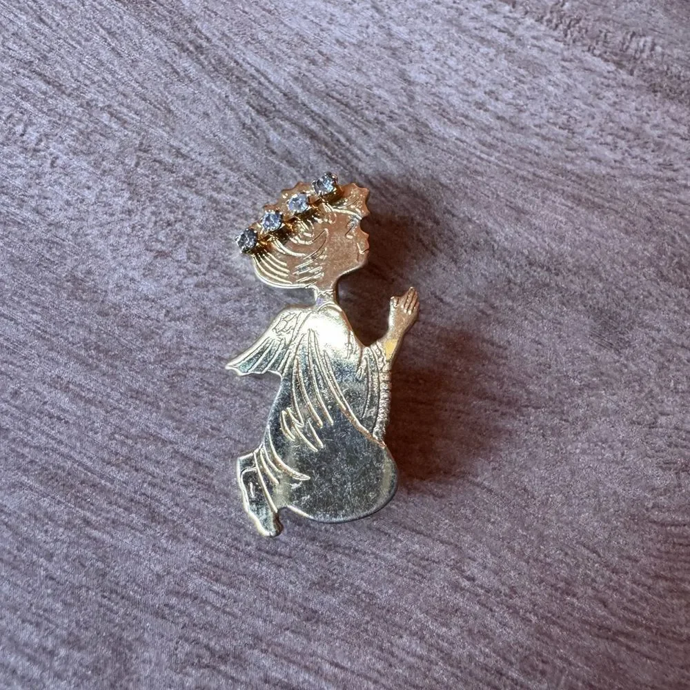 Vintage Gold Tone Praying Angel Brooch Clear Rhinestones Halo Etched